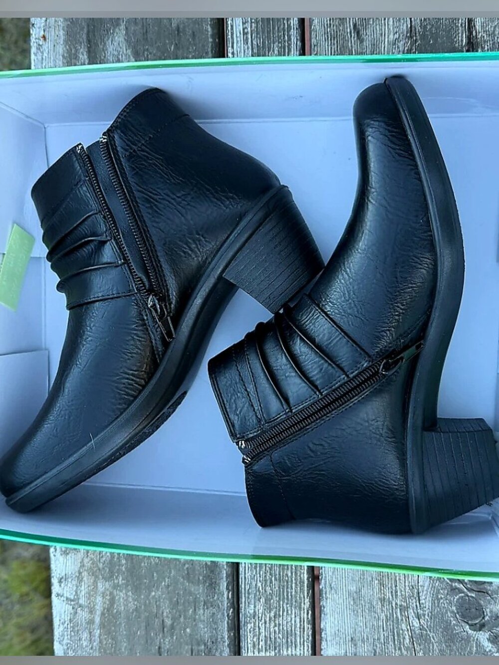 Easy Street Black Comfort Wave Ankle Boots Size 8 – Like New